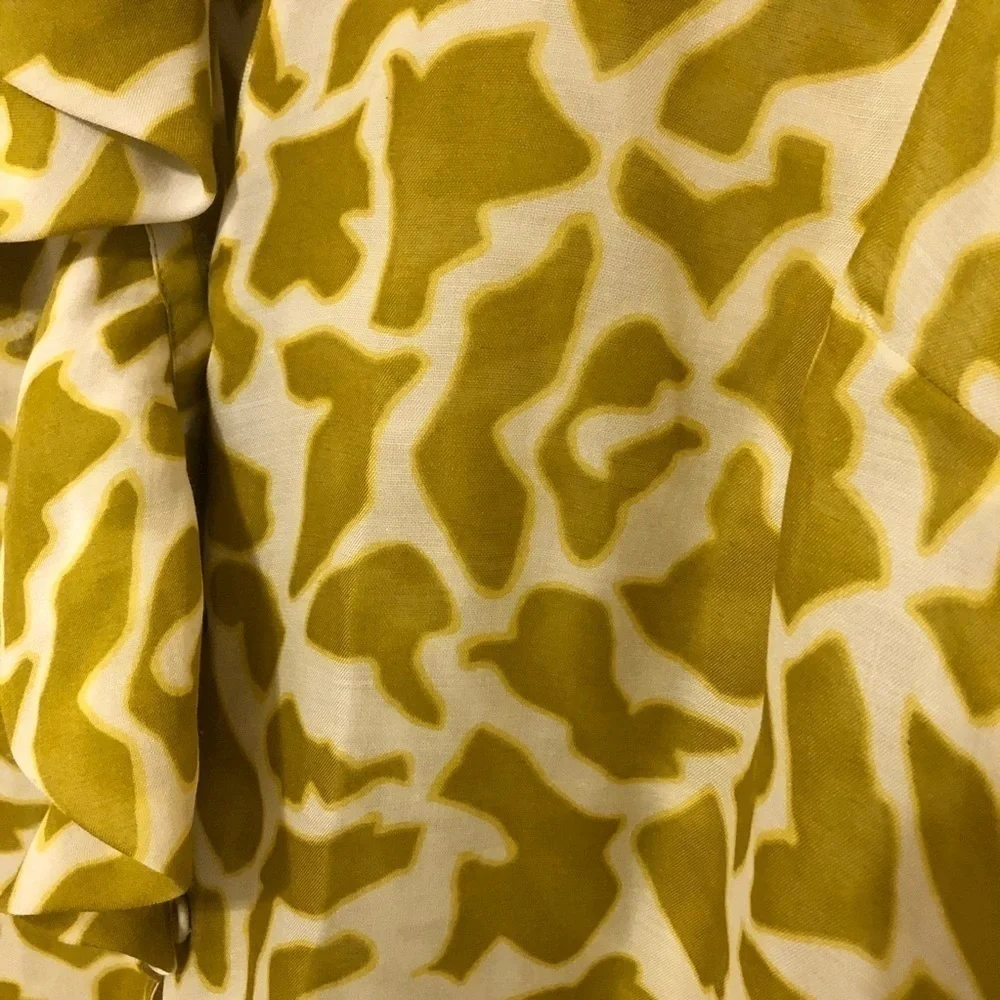 LOFT printed ruffle blouse. Size S - Picture 6 of 6